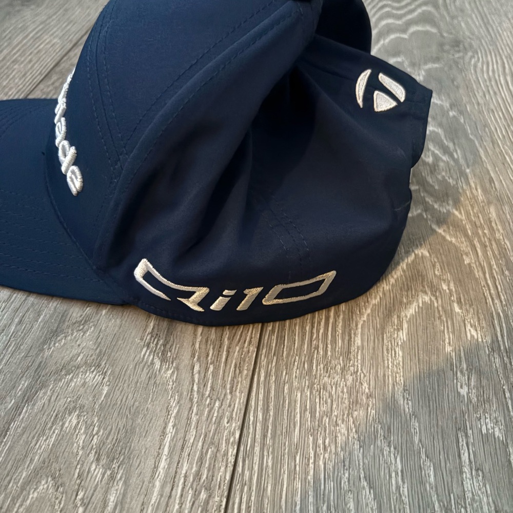 TaylorMade Dark Blue Panel Golf Cap - Picture 3 of 4